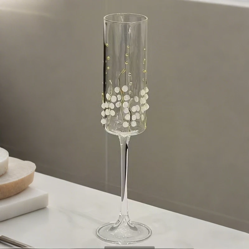 LTT Wisteria flower heat-resistant goblet creative toasting cup modern simplicity
LTT Wisteria flower heat-resistant goblet creative toasting cup modern simplicity