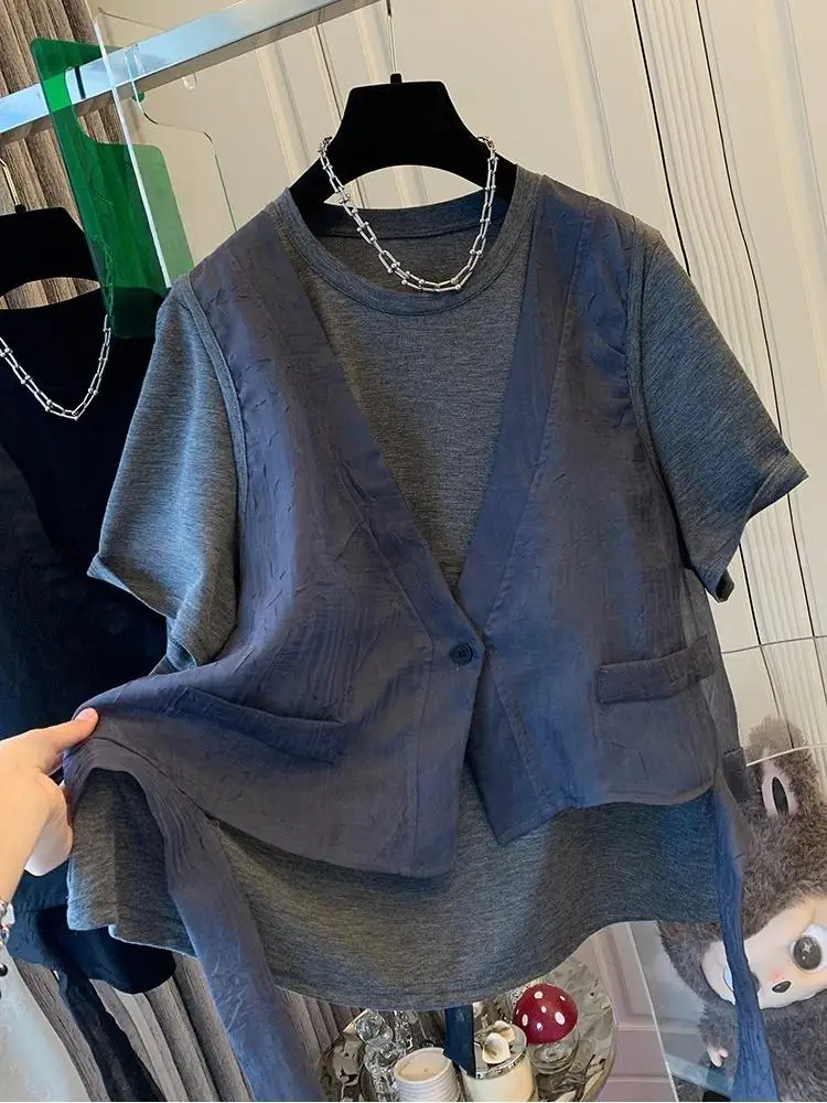 2026 Summer Women Fake Two Piece T-shirt Sheer Mesh Waistcoat Vest Loose Casual Short Sleeve Tops Female Streetwear Blouse
2026 Summer Women Fake Two Piece T-shirt Sheer Mesh Waistcoat Vest Loose Casual Short Sleeve Tops Female Streetwear Blouse