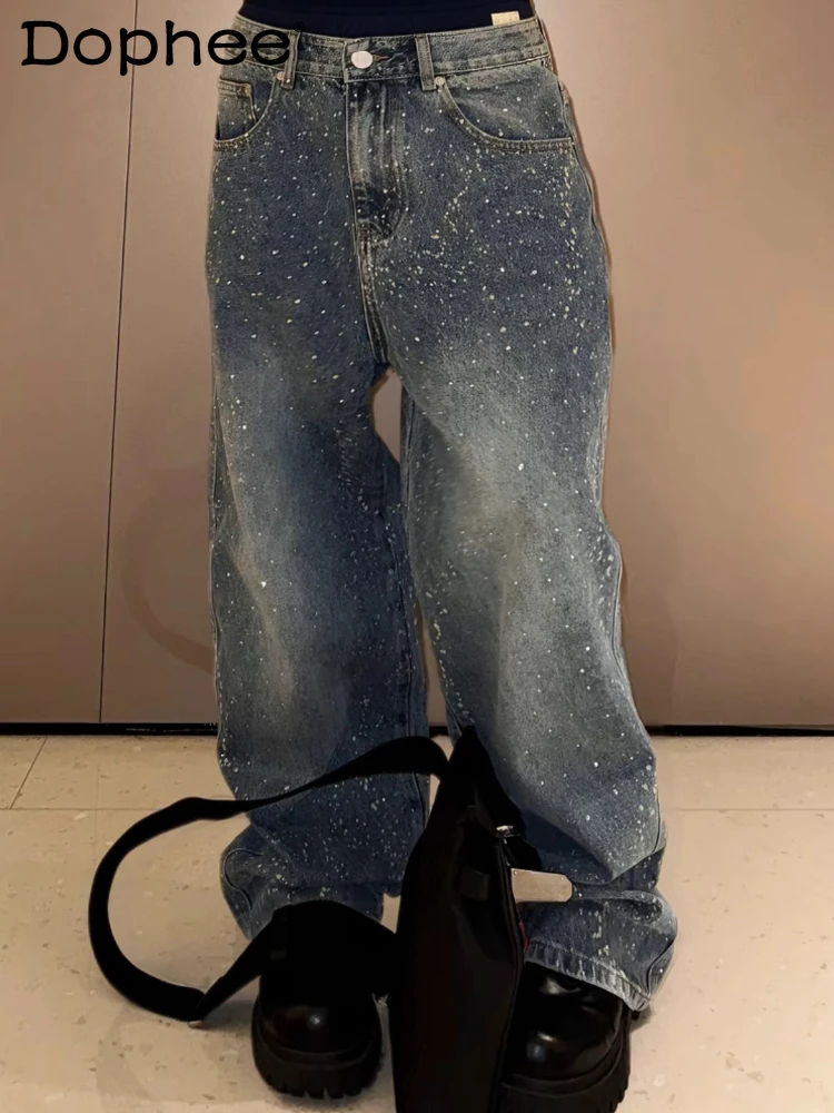 Мужчины Женщины 2025 Осень Новая тенденция Индивидуальный дизайн со стразами и градиентом Шикарные джинсы High Street Стильные свободные прямые джинсовые брюки
Мужчины Женщины 2025 Осень Новая тенденция Индивидуальный дизайн со стразами и градиентом Шикарные джинсы High Street Стильные свободные прямые джинсовые брюки