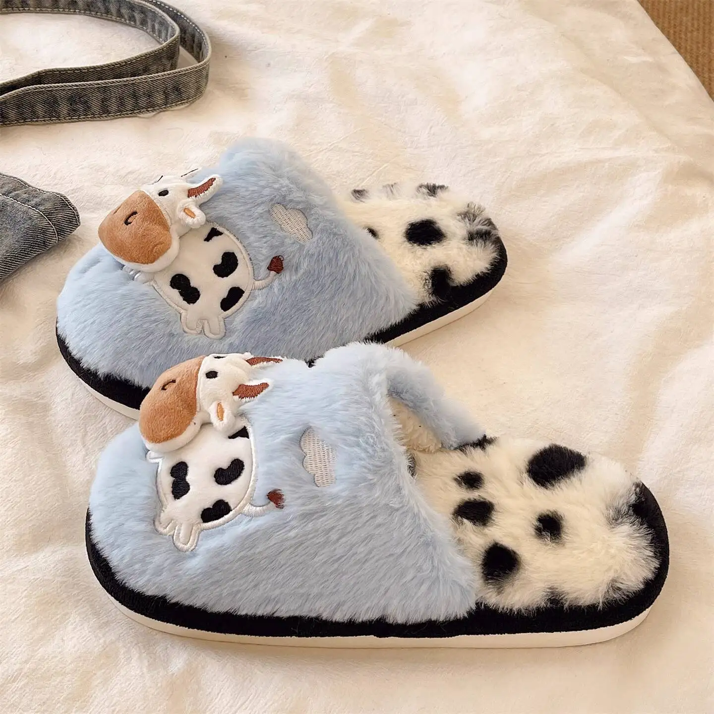 2025 Autumn Winter New Women's Cute Cow Pattern Home Slippers Plush Lined Warm Non Slip Thick Soled Indoor Household Slippers 
2025 Autumn Winter New Women's Cute Cow Pattern Home Slippers Plush Lined Warm Non Slip Thick Soled Indoor Household Slippers