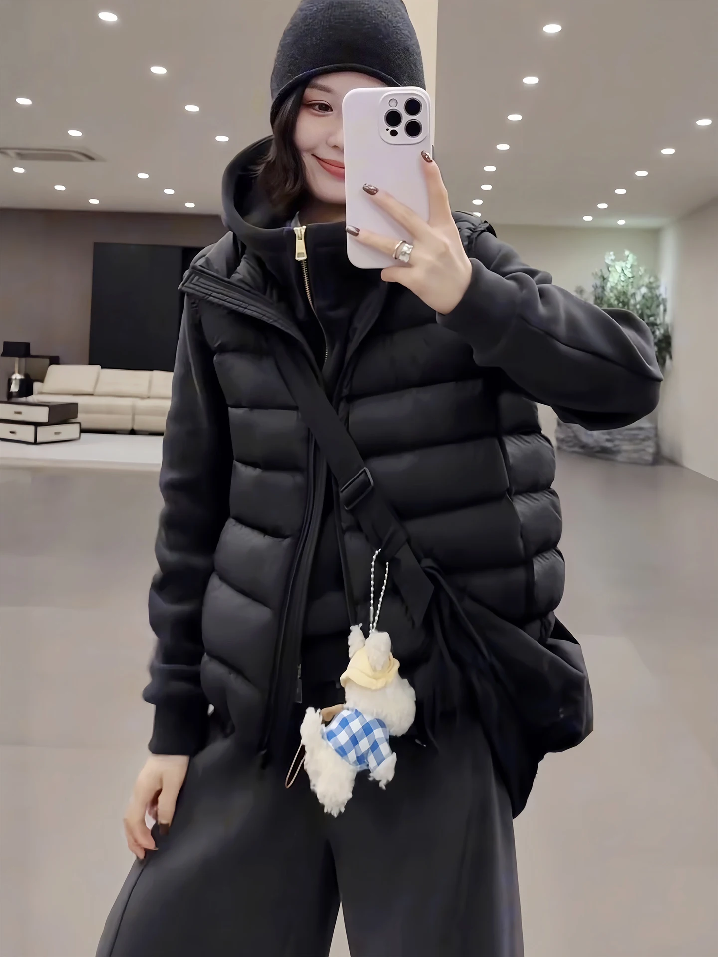 Trendy Women's down Jaet Vest 2025 Autumn Winter New Sle White Du Feather Svel Outerwear oulder Pad Design
Trendy Women's down Jaet Vest 2025 Autumn Winter New Sle White Du Feather Svel Outerwear oulder Pad Design