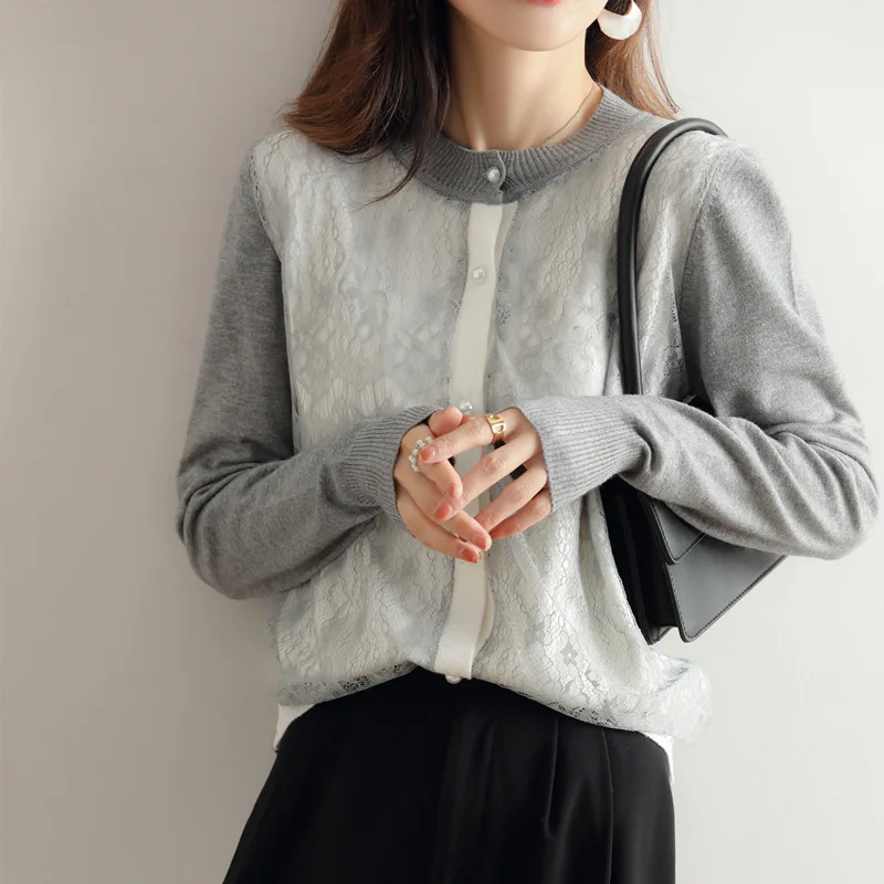 Lace Stitched Wool Cardigan 2024 New Round Neck Pearl Button Top French Elegant Coat Women Autumn Crop Cardigan Cardigan Women
Lace Stitched Wool Cardigan 2024 New Round Neck Pearl Button Top French Elegant Coat Women Autumn Crop Cardigan Cardigan Women