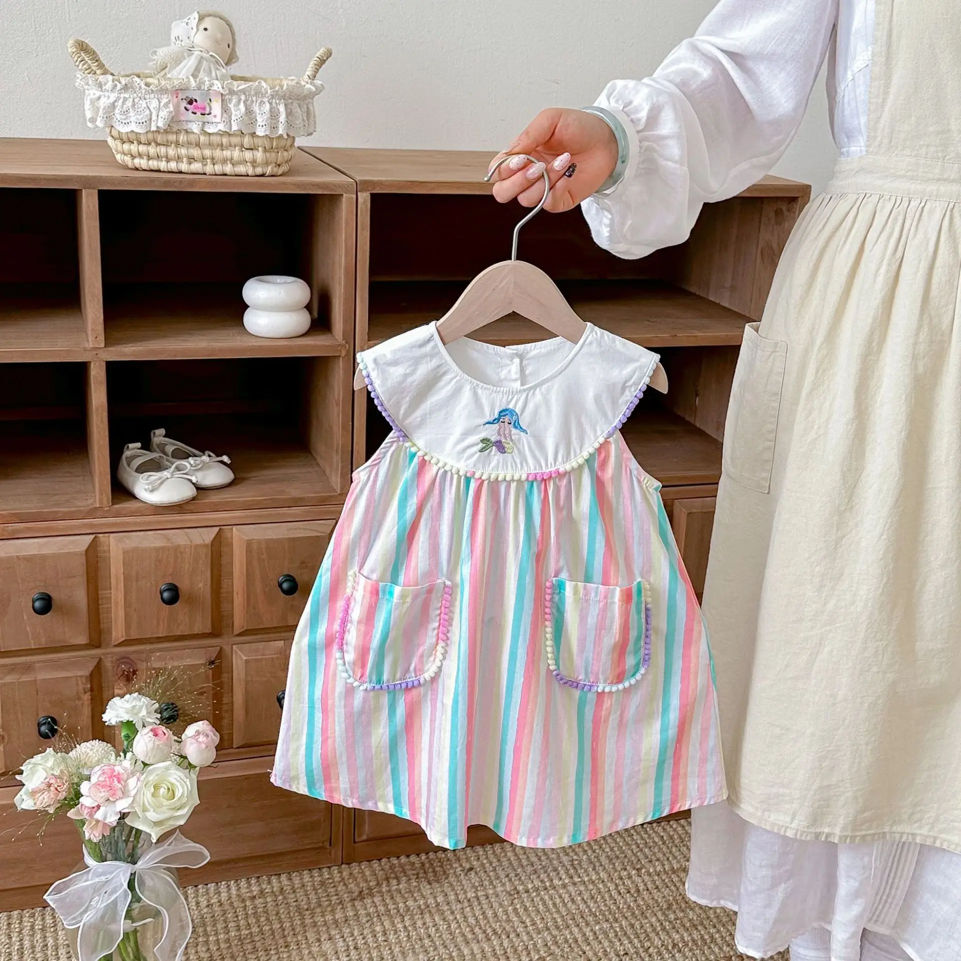 2026 Summer New Girls Sleeveless Vest Dress Children Striped Dress Baby Girl Lapel Embroidery Princess Dress Toddler Clothes
2026 Summer New Girls Sleeveless Vest Dress Children Striped Dress Baby Girl Lapel Embroidery Princess Dress Toddler Clothes