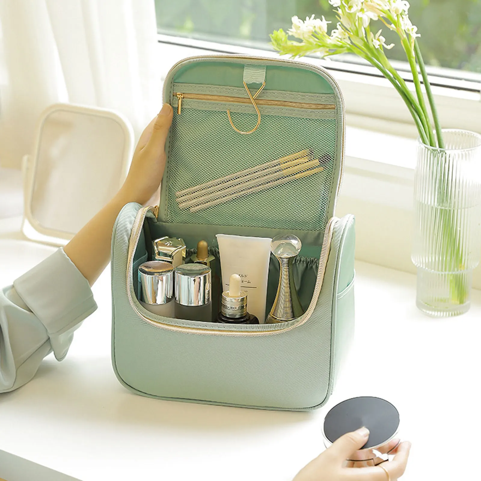 Portable Toiletry Cosmetic Travel Bag Fashion Water Resistant Makeup Organizer with Hanging Hook Storage Pouch Case for Women
Portable Toiletry Cosmetic Travel Bag Fashion Water Resistant Makeup Organizer with Hanging Hook Storage Pouch Case for Women