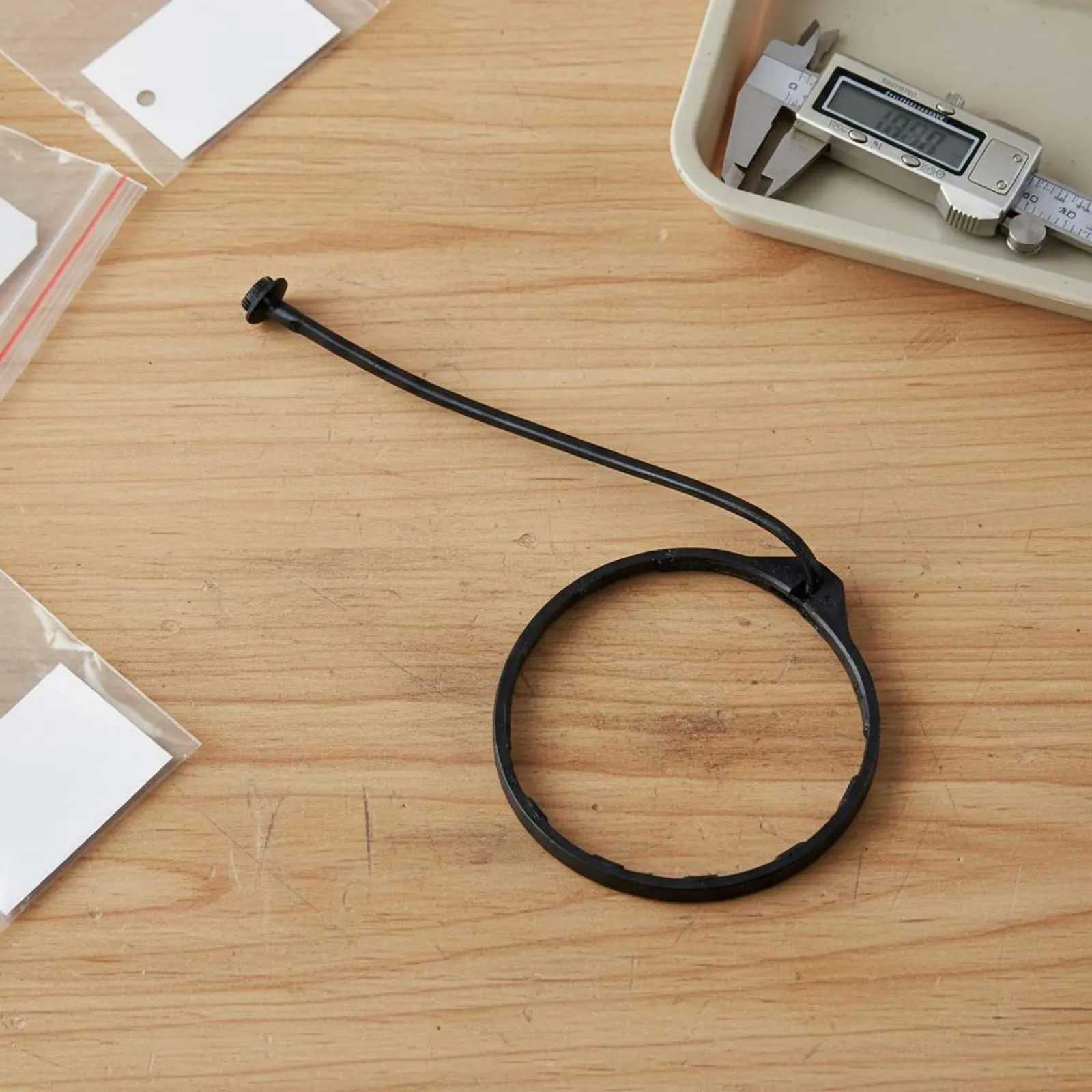 Petrol Cap Secure Rope Easy Installation Gas Cap with Tether Car Gas Container Lid Long-Lasting Automotive Part Leakproof
Petrol Cap Secure Rope Easy Installation Gas Cap with Tether Car Gas Container Lid Long-Lasting Automotive Part Leakproof
