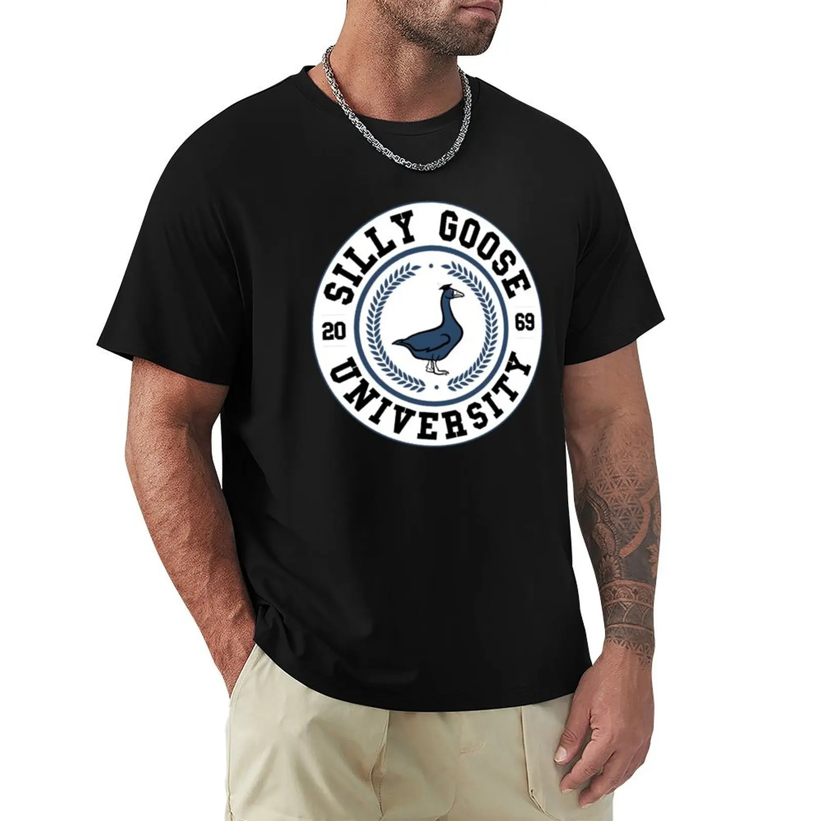 SILLY GOOSE UNIVERSITY - Funny Goose meme32 T-Shirt Aesthetic clothing summer 2025 T-shirt men
SILLY GOOSE UNIVERSITY - Funny Goose meme32 T-Shirt Aesthetic clothing summer 2025 T-shirt men