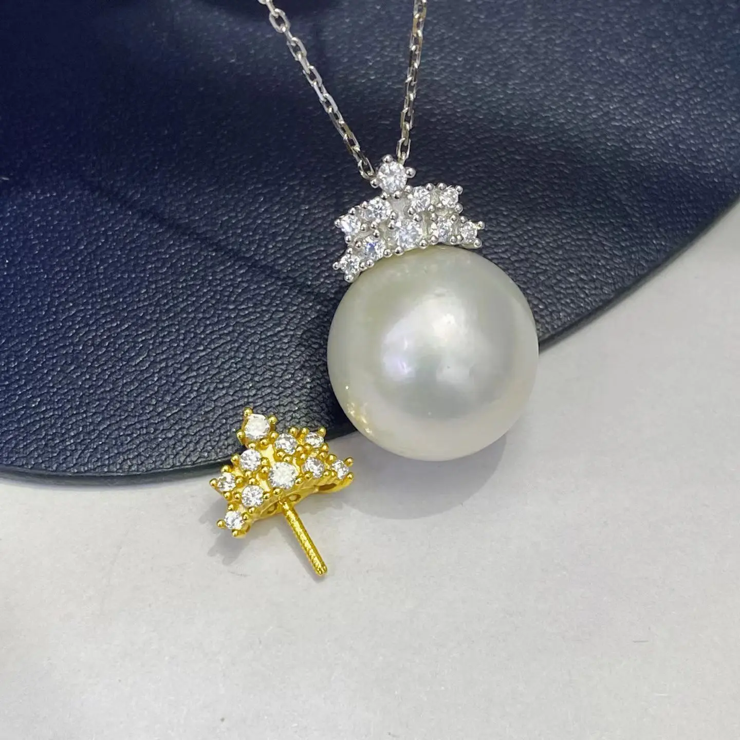 Wholesale S925 Sterling Silver Pendant Mount Base Mountings Findings Parts Fittings Accessories for 14-15mm Pearls 5pcs/lot
Wholesale S925 Sterling Silver Pendant Mount Base Mountings Findings Parts Fittings Accessories for 14-15mm Pearls 5pcs/lot
