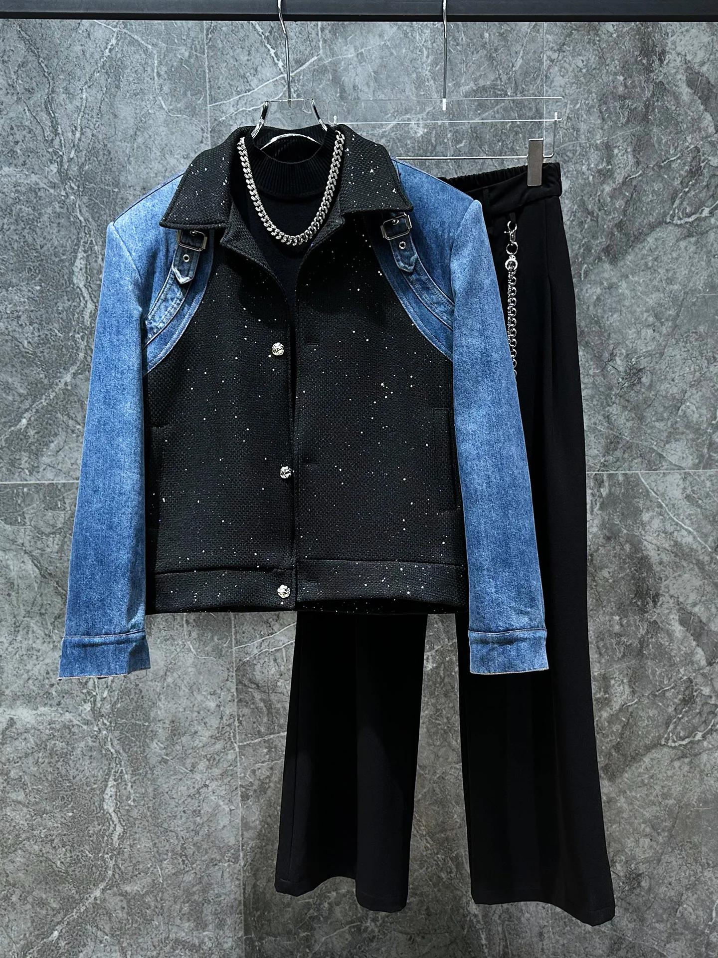 Retro Color Blo Denim Jaet oulder Pad Design Trendy Men's Outerwear Youthful Sle Loose Fit Long Sve ort Length
Retro Color Blo Denim Jaet oulder Pad Design Trendy Men's Outerwear Youthful Sle Loose Fit Long Sve ort Length