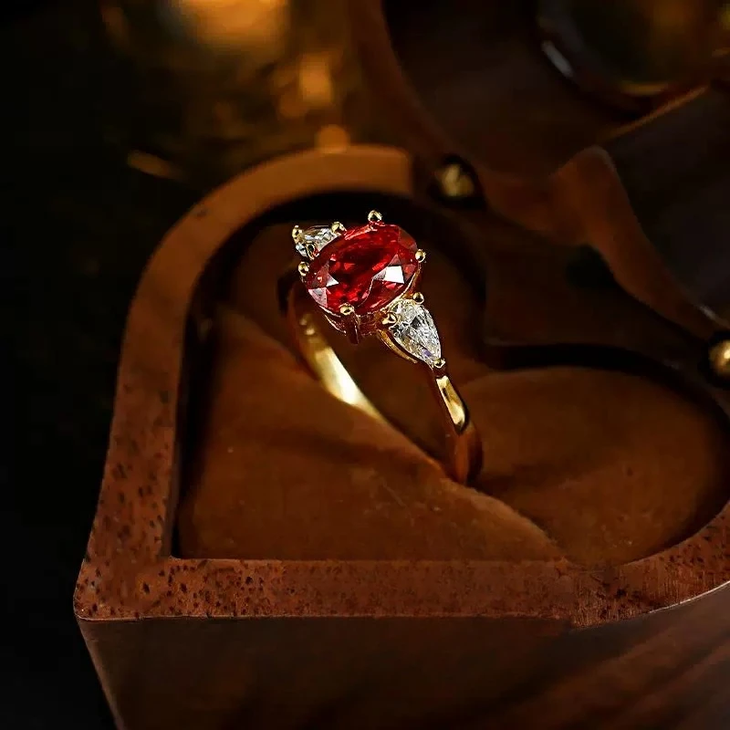 S925 Silver Ring 1.5ct Red Zircon Fashion, Simple, High End, Elliptical Luxury Jewelry
S925 Silver Ring 1.5ct Red Zircon Fashion, Simple, High End, Elliptical Luxury Jewelry