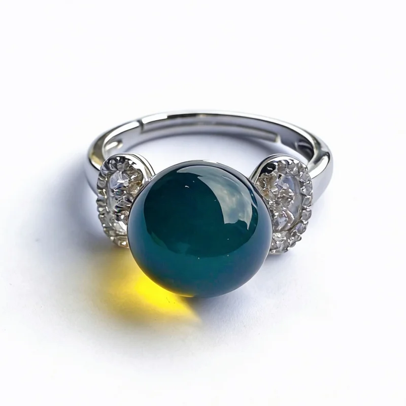 Four-Character Pattern 9mm Mexican Blue Amber Inlaid S925 Silver Ring
Four-Character Pattern 9mm Mexican Blue Amber Inlaid S925 Silver Ring