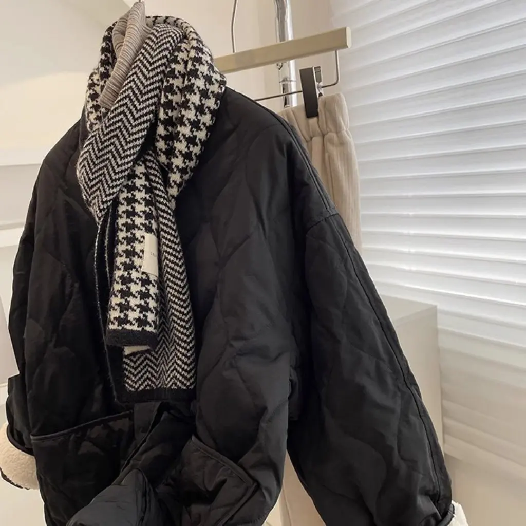 Women's Cotton-Padded Jacket Rhomboid Style Influence Korean Winter Coat Fleece-Lined Thickened Loose Fit
Women's Cotton-Padded Jacket Rhomboid Style Influence Korean Winter Coat Fleece-Lined Thickened Loose Fit