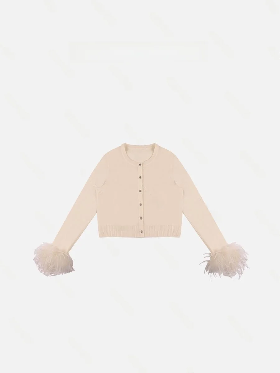 AW Wang Na Na Premium Merino Wool Knitwear Long Sve Button up Cuff Ostrich Feather Trim Casual Sle Soft Knitted Top
AW Wang Na Na Premium Merino Wool Knitwear Long Sve Button up Cuff Ostrich Feather Trim Casual Sle Soft Knitted Top