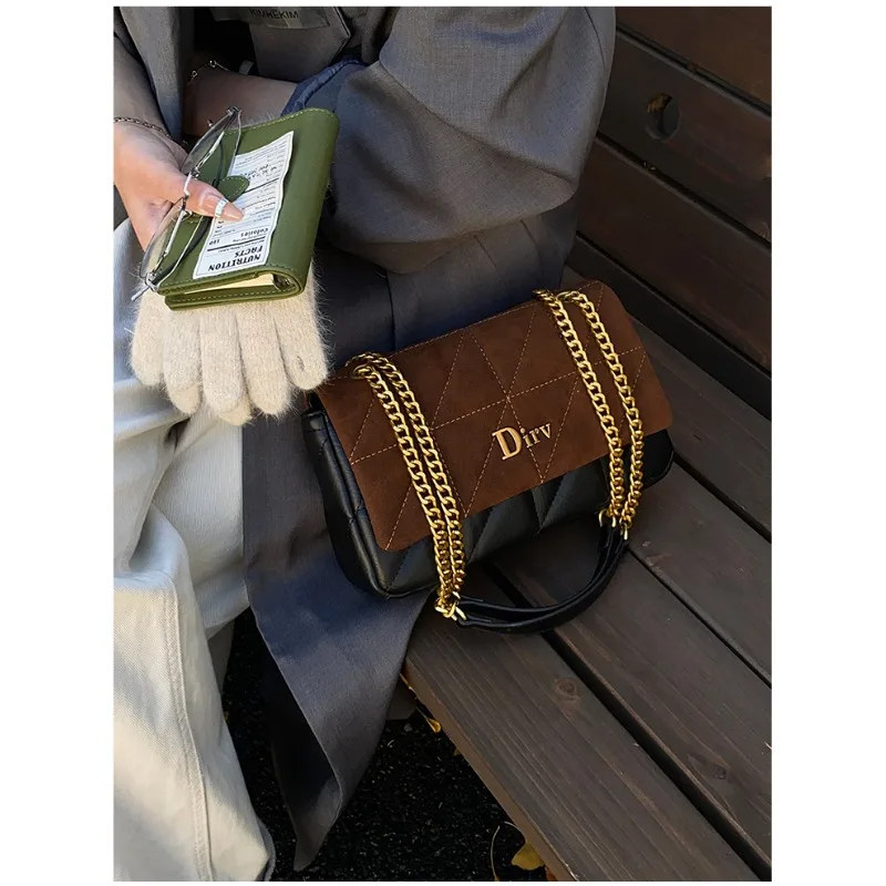 Sophisticated Ladies Evening Bag Velvet Clutch Bag with Diamond Accents Suitable for Weddings Anniversaries and Formal Events
Sophisticated Ladies Evening Bag Velvet Clutch Bag with Diamond Accents Suitable for Weddings Anniversaries and Formal Events