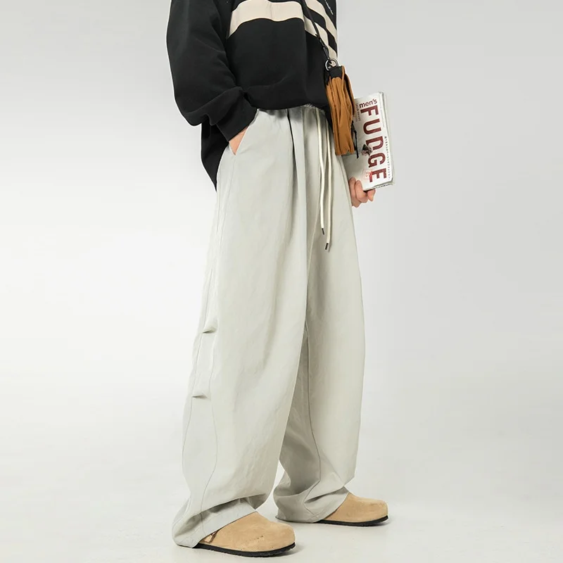 2025 New Men's Trousers Pleated Drapery Cargo Pants Retro Loose Fit Joggers Men's Casual Streetwear Pants
2025 New Men's Trousers Pleated Drapery Cargo Pants Retro Loose Fit Joggers Men's Casual Streetwear Pants