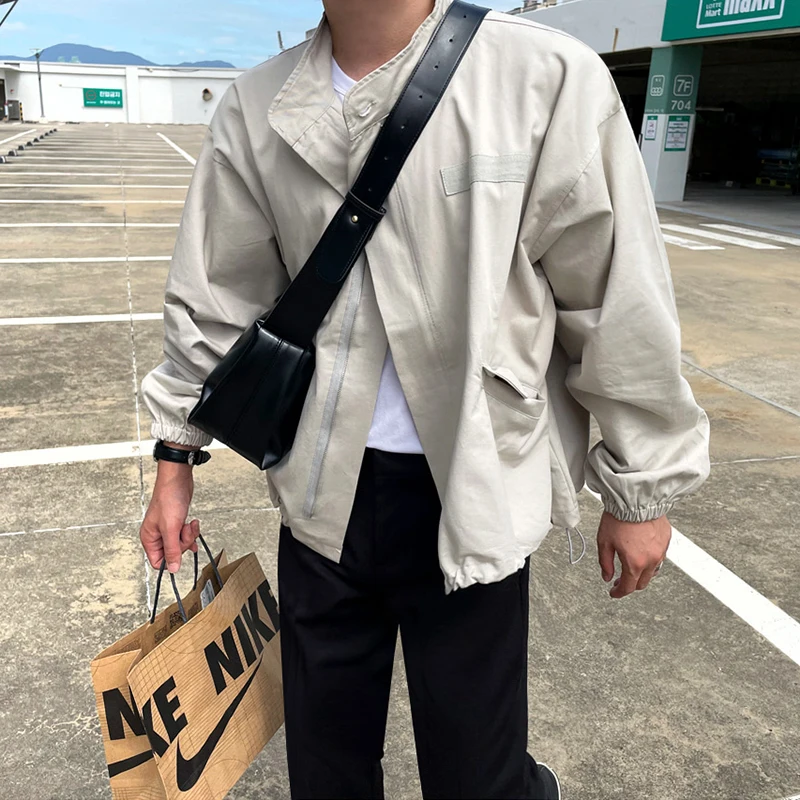 2023 Jackets Men Solid Casual Clothing Vintage Loose Oversize Coats Korean Style Chic Trendy Zipper Retro Handsome Male U22
2023 Jackets Men Solid Casual Clothing Vintage Loose Oversize Coats Korean Style Chic Trendy Zipper Retro Handsome Male U22