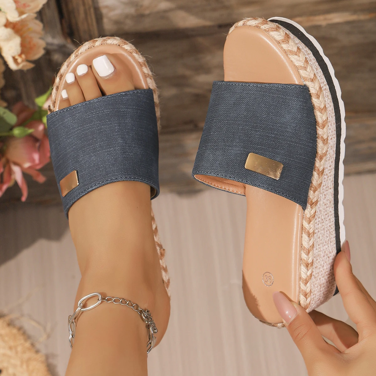 Women Sandals 2026 New Wedges Slippers Platform High Heels Shoes Ladies Outside Basic Clog Lightweight Designer Sandals Women
Women Sandals 2026 New Wedges Slippers Platform High Heels Shoes Ladies Outside Basic Clog Lightweight Designer Sandals Women