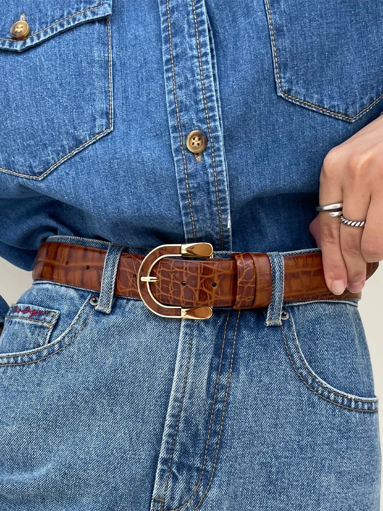 Elegant Vintage Amber Brown Top Layer Cowhide Belt Alloy Buckle Smooth Surface Versatile Fashionable Belt for Young Women
Elegant Vintage Amber Brown Top Layer Cowhide Belt Alloy Buckle Smooth Surface Versatile Fashionable Belt for Young Women