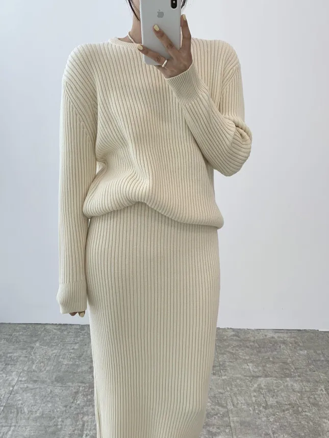 Chic Autumn Gentle Knitted Long Sleeve round Neck Sweater High Waist Slim Fit Half Body Skirt Set Women's Loose Style Two-Pie...
Chic Autumn Gentle Knitted Long Sleeve round Neck Sweater High Waist Slim Fit Half Body Skirt Set Women's Loose Style Two-Pie...