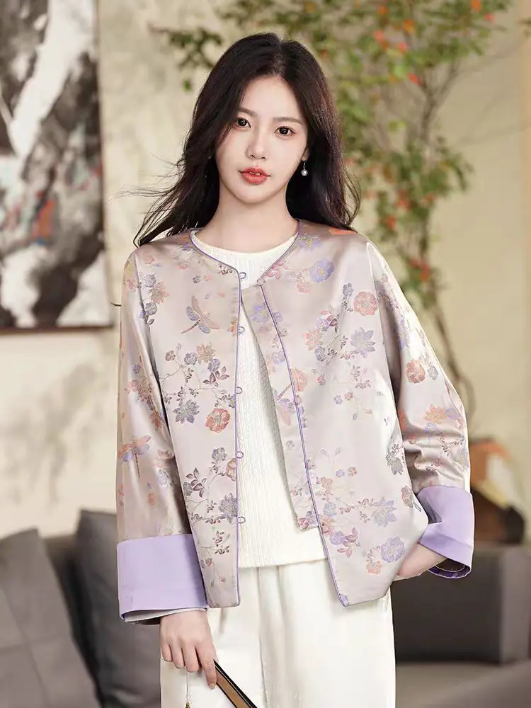 Куртка с шелковой вышивкой в китайском стиле. Новый стиль Hanfu удобная и мягкая роскошная куртка.
Куртка с шелковой вышивкой в китайском стиле. Новый стиль Hanfu удобная и мягкая роскошная куртка.
