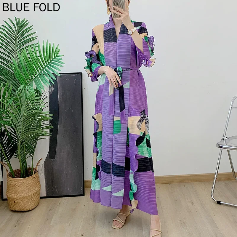 MIYAKE-Women's Long Pleated Dress, Wooden Ear Edge, V-Neck, Lace Up, Hundred, Elegant, Spring, Autumn, Fashion
MIYAKE-Women's Long Pleated Dress, Wooden Ear Edge, V-Neck, Lace Up, Hundred, Elegant, Spring, Autumn, Fashion