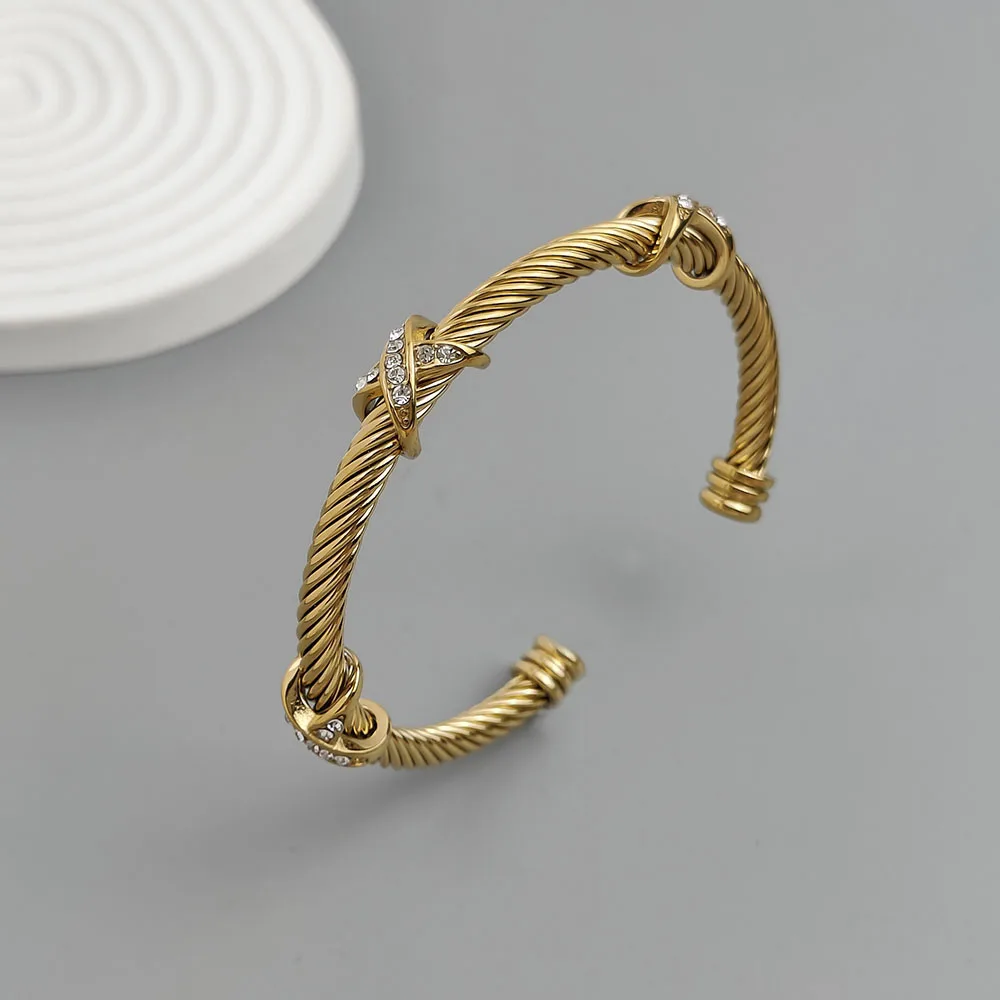 Original design steel wire cross zircon stainless steel women's bracelet, waterproof and rust-free, couple bracelet
Original design steel wire cross zircon stainless steel women's bracelet, waterproof and rust-free, couple bracelet