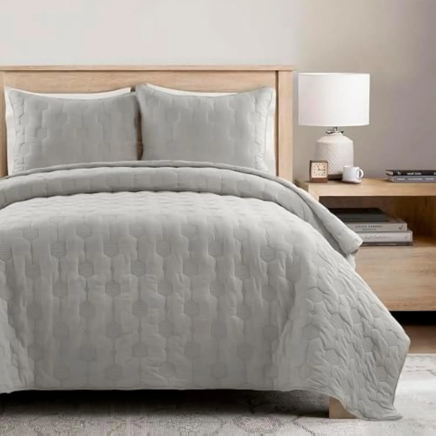 Hexagon Honeycomb Embroidered Textured Cotton Quilt Gray 3 Piece Set Full/Queen - Soft Lightweight Modern 3 Piece Bedding Set
Hexagon Honeycomb Embroidered Textured Cotton Quilt Gray 3 Piece Set Full/Queen - Soft Lightweight Modern 3 Piece Bedding Set