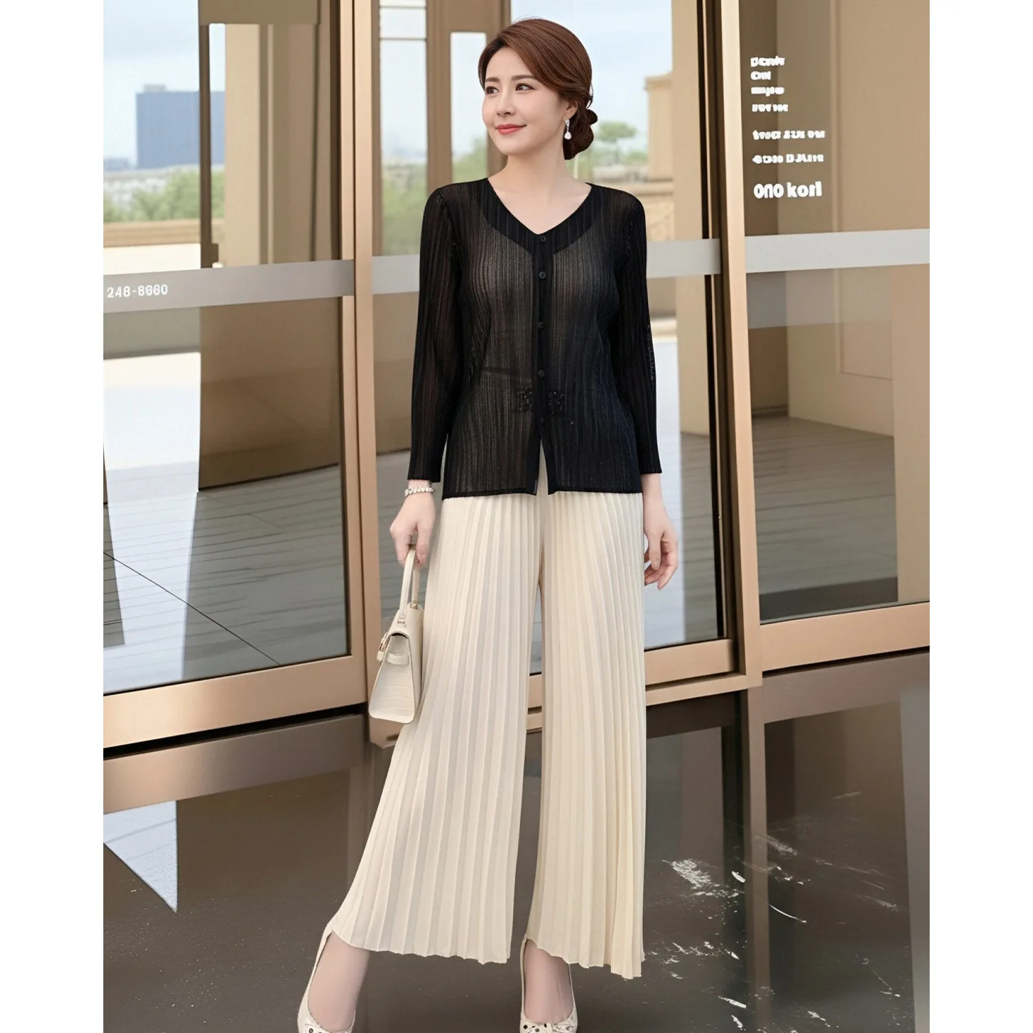 Round neck black shirt for women in spring, thin, versatile, loose and slim, Miyake top, sun protection, cardigan pleats
Round neck black shirt for women in spring, thin, versatile, loose and slim, Miyake top, sun protection, cardigan pleats