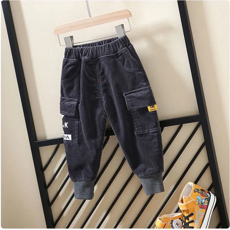 2023 Autumn and Winter Boys' Fashion Solid Color Printed Pocket Corduroy Cotton Pants Casual Comfort Versatile Leggings
2023 Autumn and Winter Boys' Fashion Solid Color Printed Pocket Corduroy Cotton Pants Casual Comfort Versatile Leggings