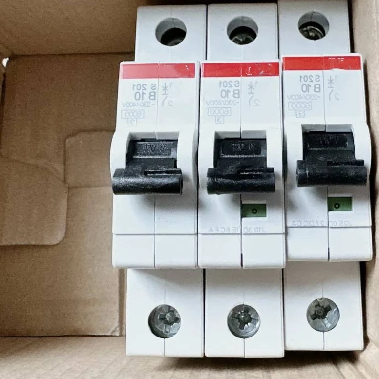 Brand New Original Miniature Circuit Breaker GSH202 AC-C25/0.03 10105356
Brand New Original Miniature Circuit Breaker GSH202 AC-C25/0.03 10105356