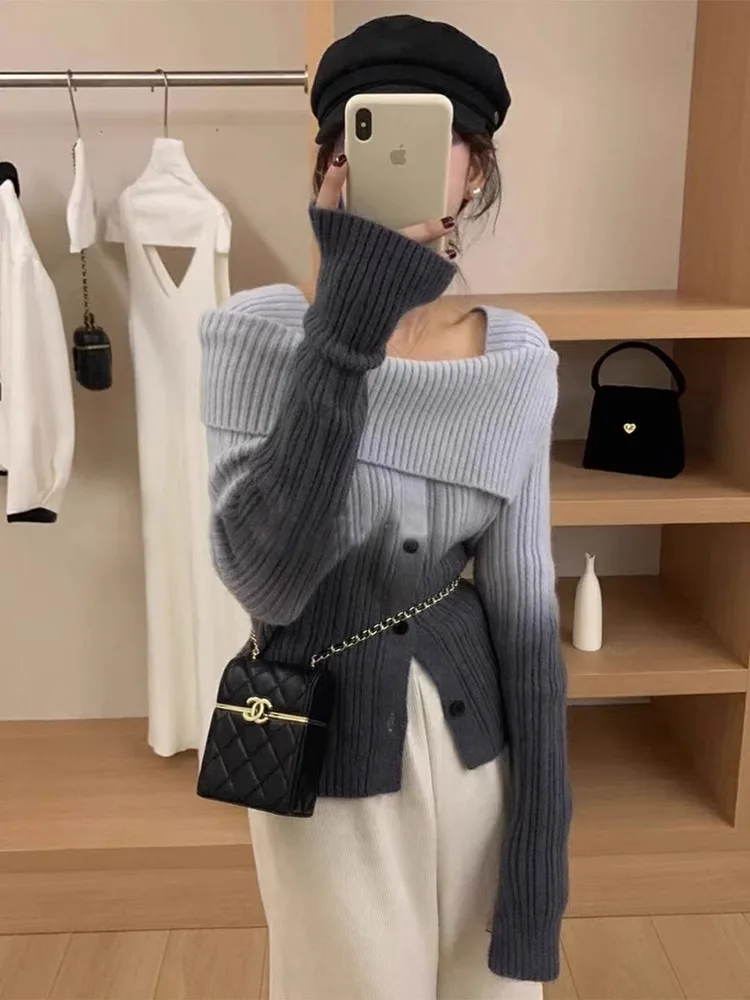 Elegant Gradient Color Square Collar One Shoulder Knitted Sweater Women's Fashion Design Autumn New Soft Knitwear Top High-End
Elegant Gradient Color Square Collar One Shoulder Knitted Sweater Women's Fashion Design Autumn New Soft Knitwear Top High-End