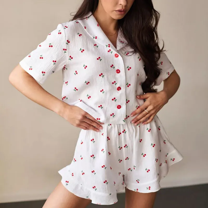 Women pajama setРоссия new lapel print loose soft buttons short sleeve shorts suit women
Women pajama setРоссия new lapel print loose soft buttons short sleeve shorts suit women