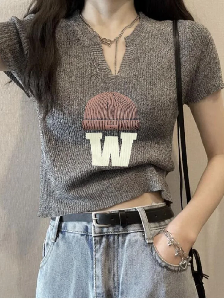 Gray Ice Silk V-Neck Knitted Short Sleeve T-Shirt Women Summer Slim Fit Small Size Short Print Body Shirt Sweet Style Top
Gray Ice Silk V-Neck Knitted Short Sleeve T-Shirt Women Summer Slim Fit Small Size Short Print Body Shirt Sweet Style Top
