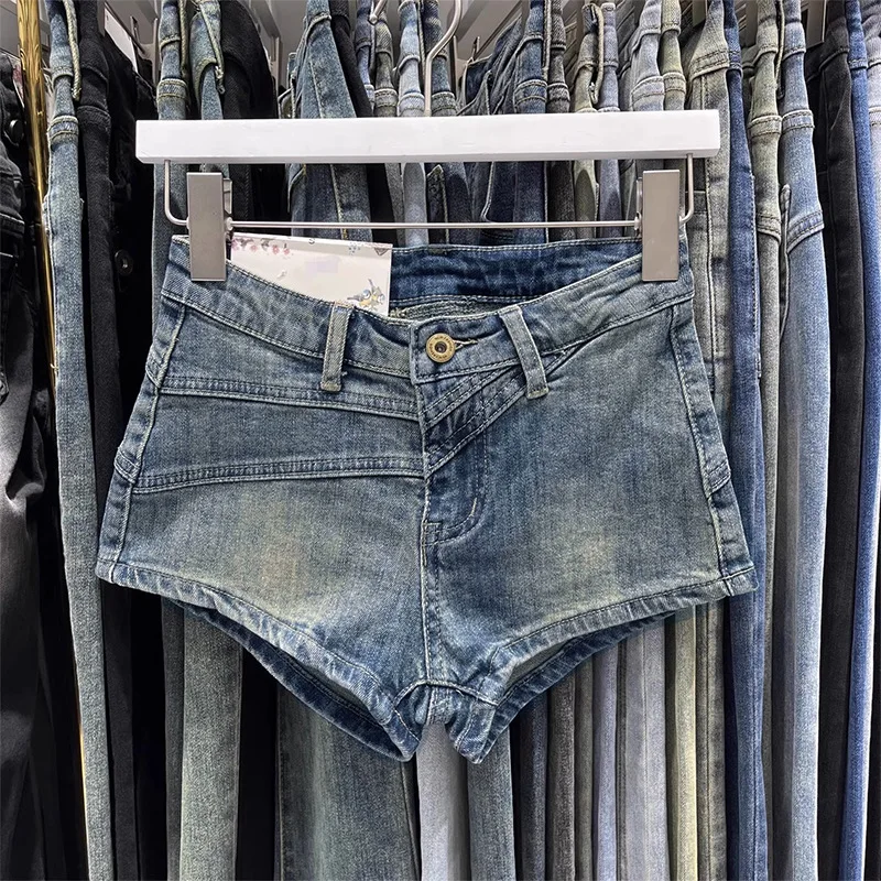 Новые летние джинсовые шорты 2026 года: модные, в американском ретро-стиле, с эффектом потертости, укороченные, для женщин, с эффектом подтяжки ягодиц
Новые летние джинсовые шорты 2026 года: модные, в американском ретро-стиле, с эффектом потертости, укороченные, для женщин, с эффектом подтяжки ягодиц
