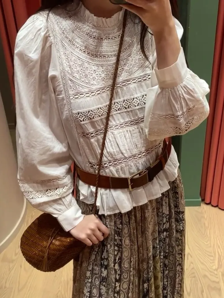 Women Heavy Embroidery White Shirt Ruffled Collar Lantern Sleeve Loose Blouse Top
Women Heavy Embroidery White Shirt Ruffled Collar Lantern Sleeve Loose Blouse Top
