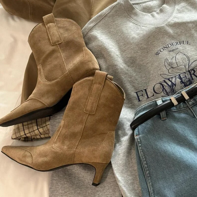 Kitten Heels Ankle Boots Women Small Square Toe Runway Shoes Women Suede Leather Western Cowboy Boots Woman Botas Mujer
Kitten Heels Ankle Boots Women Small Square Toe Runway Shoes Women Suede Leather Western Cowboy Boots Woman Botas Mujer