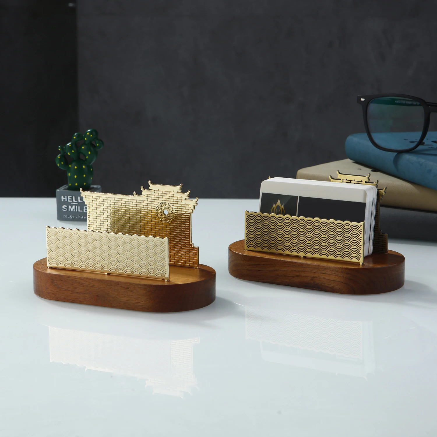Wooden Business Card Holder Metal Organizer Office Desk Display Stand Memo Counter Accessories Tabletop Card Holder Storage
Wooden Business Card Holder Metal Organizer Office Desk Display Stand Memo Counter Accessories Tabletop Card Holder Storage