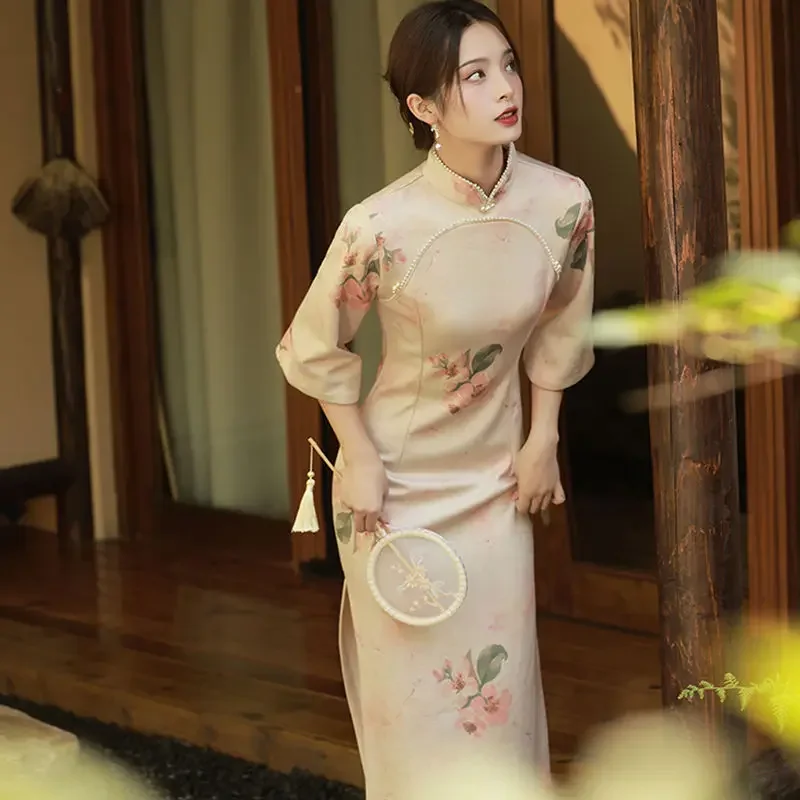 Cheongsam в китайском стиле, осень-зима 2021, новое ретро платье средней длины, элегантное платье, женское высококачественное Mproved Cheongsam
Cheongsam в китайском стиле, осень-зима 2021, новое ретро платье средней длины, элегантное платье, женское высококачественное Mproved Cheongsam