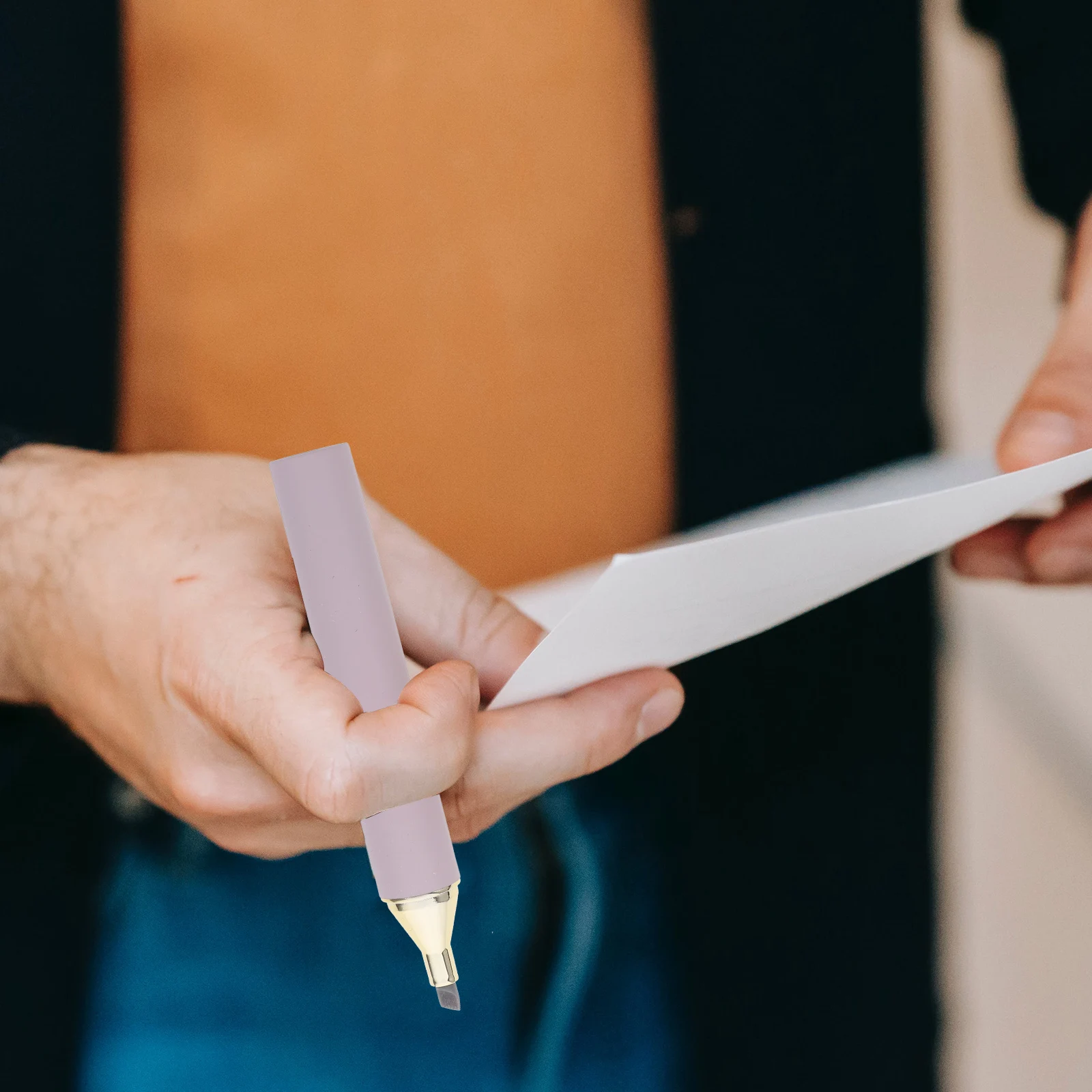 4Pcs Fluorescent Marker Pens Highlighters Plastic Highlighter Pen Set for Study Work Learning Note Marking Colorful Marker Pens
4Pcs Fluorescent Marker Pens Highlighters Plastic Highlighter Pen Set for Study Work Learning Note Marking Colorful Marker Pens