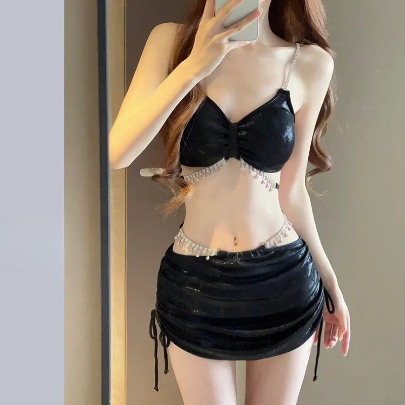 New Suspender Swimsuit for Women's Rhinestone Vacation Hot Spring Hot Spring Sexy Two-piece Set
New Suspender Swimsuit for Women's Rhinestone Vacation Hot Spring Hot Spring Sexy Two-piece Set