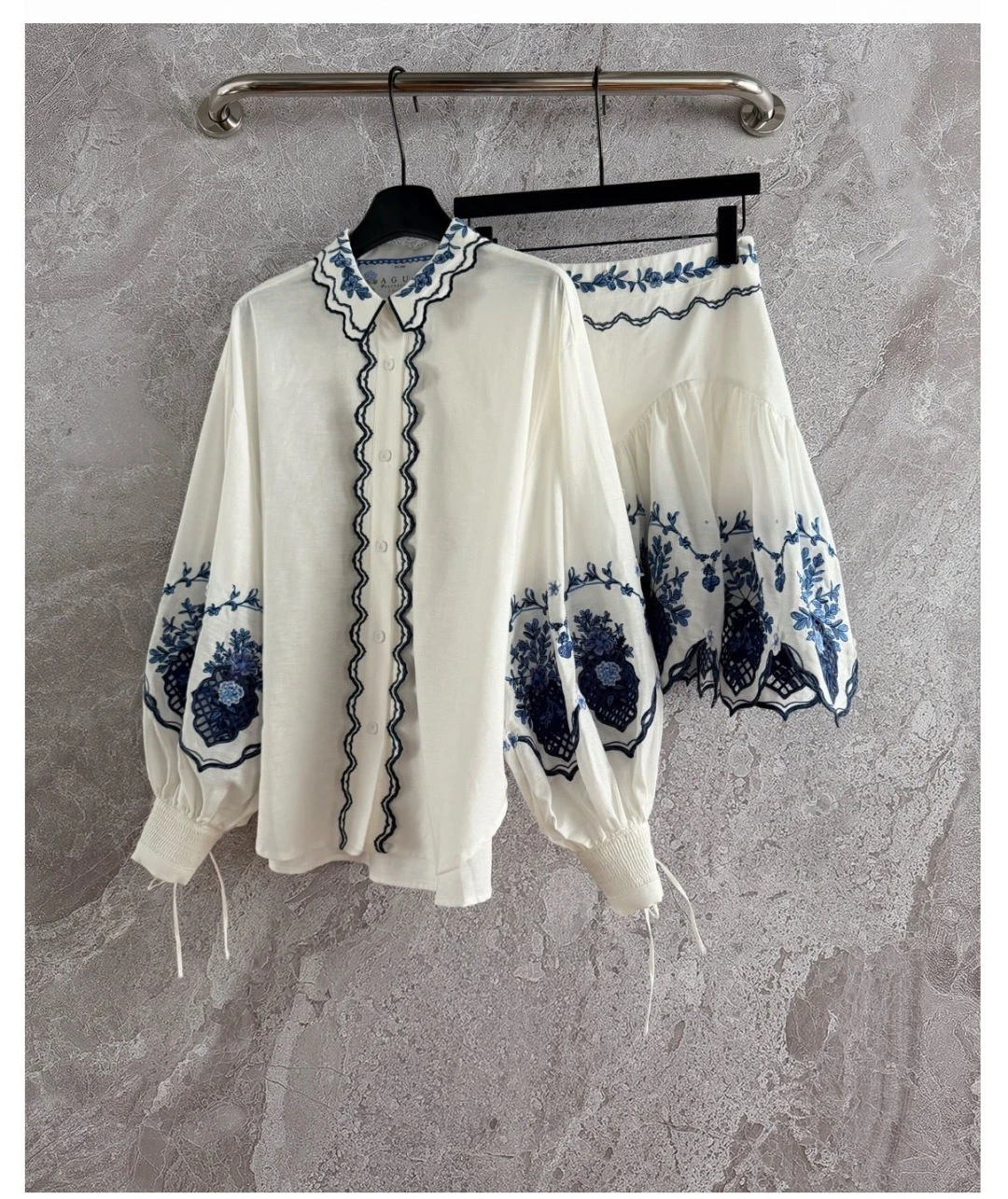 2025 Новые модные комплекты блузок, топов и шорт и брюк высокого качества в качестве фотографии
2025 Новые модные комплекты блузок, топов и шорт и брюк высокого качества в качестве фотографии