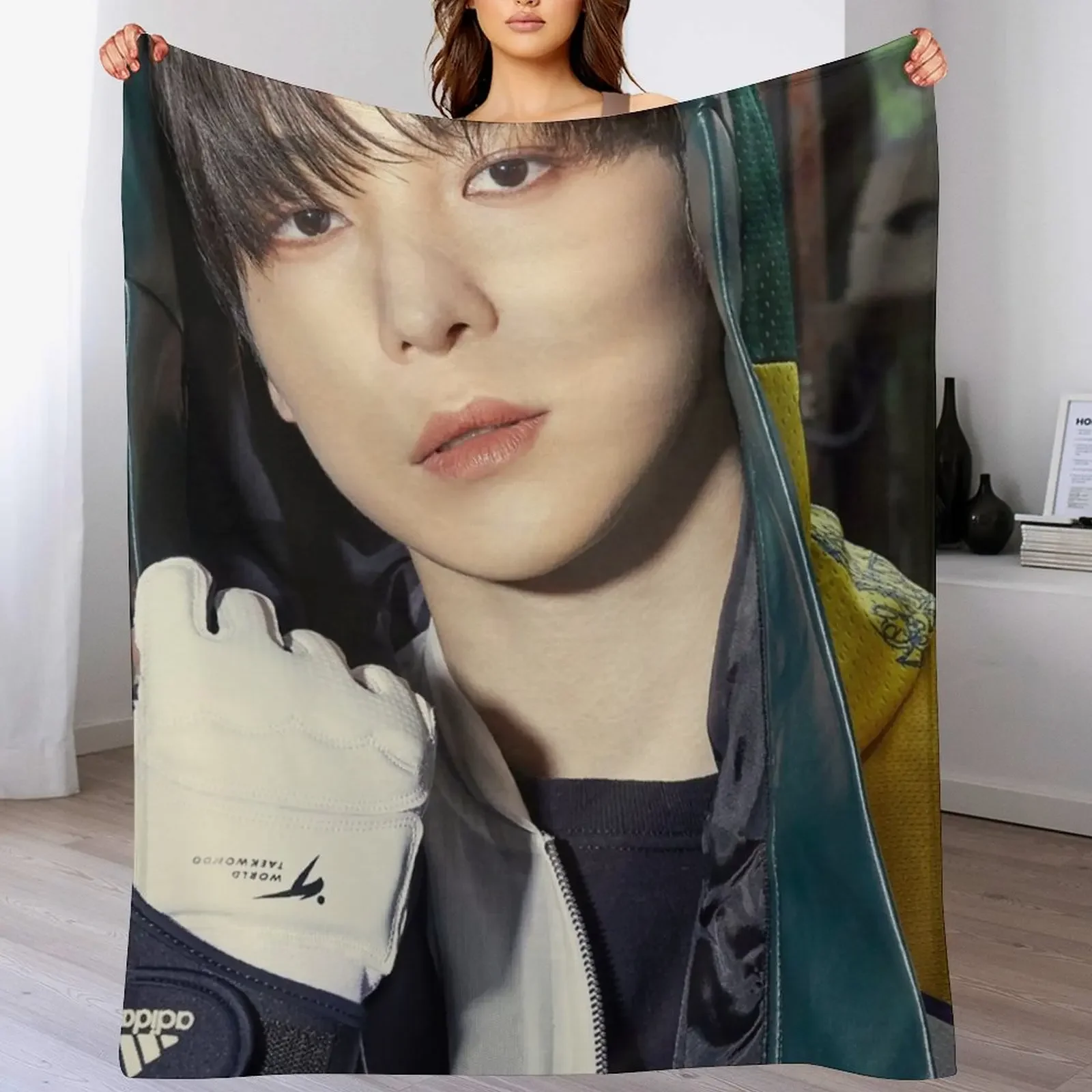 ATEEZ YUNHO “BEYOND : ZERO” Throw Blanket Multi Use Warm Blanket for Living Room Bedroom
ATEEZ YUNHO “BEYOND : ZERO” Throw Blanket Multi Use Warm Blanket for Living Room Bedroom