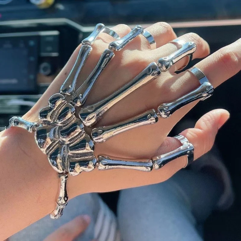 2025 New Halloween dark bracelet Interlocking titanium steel personality punk exaggerated ghost skeleton hand bone bra QIQ31
2025 New Halloween dark bracelet Interlocking titanium steel personality punk exaggerated ghost skeleton hand bone bra QIQ31