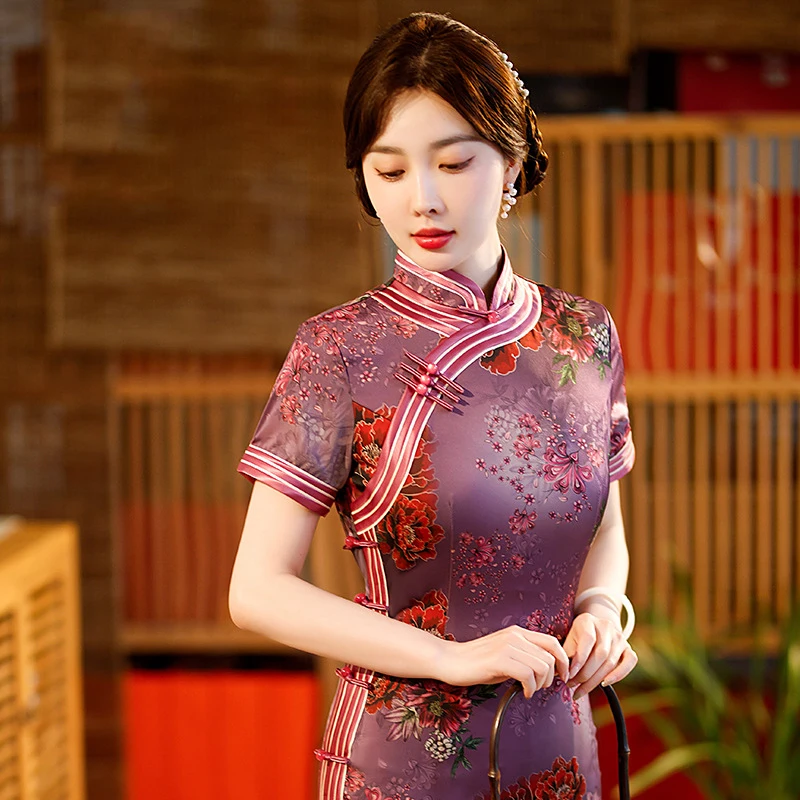 Elegant Summer Purple Long Cheongsam Retro Fashion Printed Banquet Party Qipao Chinese Style Evening Dress for Elegant Women
Elegant Summer Purple Long Cheongsam Retro Fashion Printed Banquet Party Qipao Chinese Style Evening Dress for Elegant Women