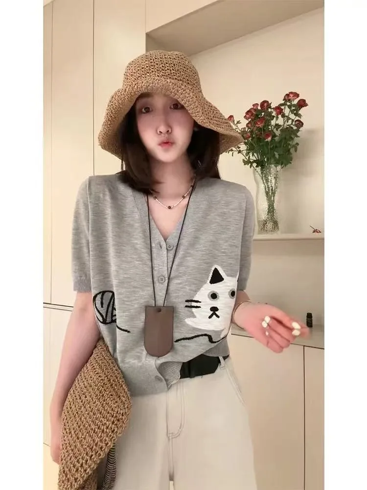 Summer Thin ort Sve Knitted Ice Silk V-Ne Women's Top Faionable Anti-Aging Design Sense OL Sle Regular Sve
Summer Thin ort Sve Knitted Ice Silk V-Ne Women's Top Faionable Anti-Aging Design Sense OL Sle Regular Sve