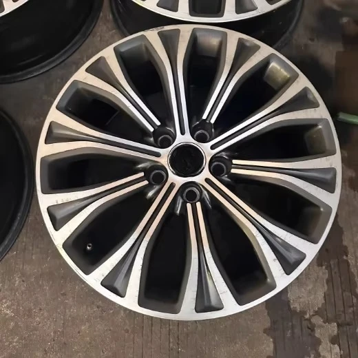 pure 19-inch wheel hub, screw hole distribution method 5 * 120
pure 19-inch wheel hub, screw hole distribution method 5 * 120