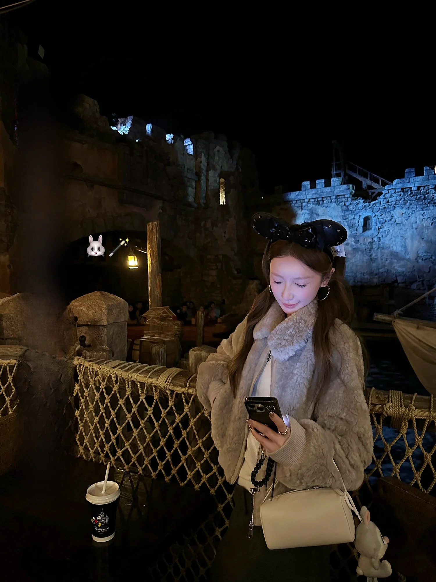 Теплая короткая шуба из искусственного меха Goo Goo Eyes с интегрированной кожаной и меховой отделкой, женское зимнее модное пальто в корейском стиле с воротником
Теплая короткая шуба из искусственного меха Goo Goo Eyes с интегрированной кожаной и меховой отделкой, женское зимнее модное пальто в корейском стиле с воротником