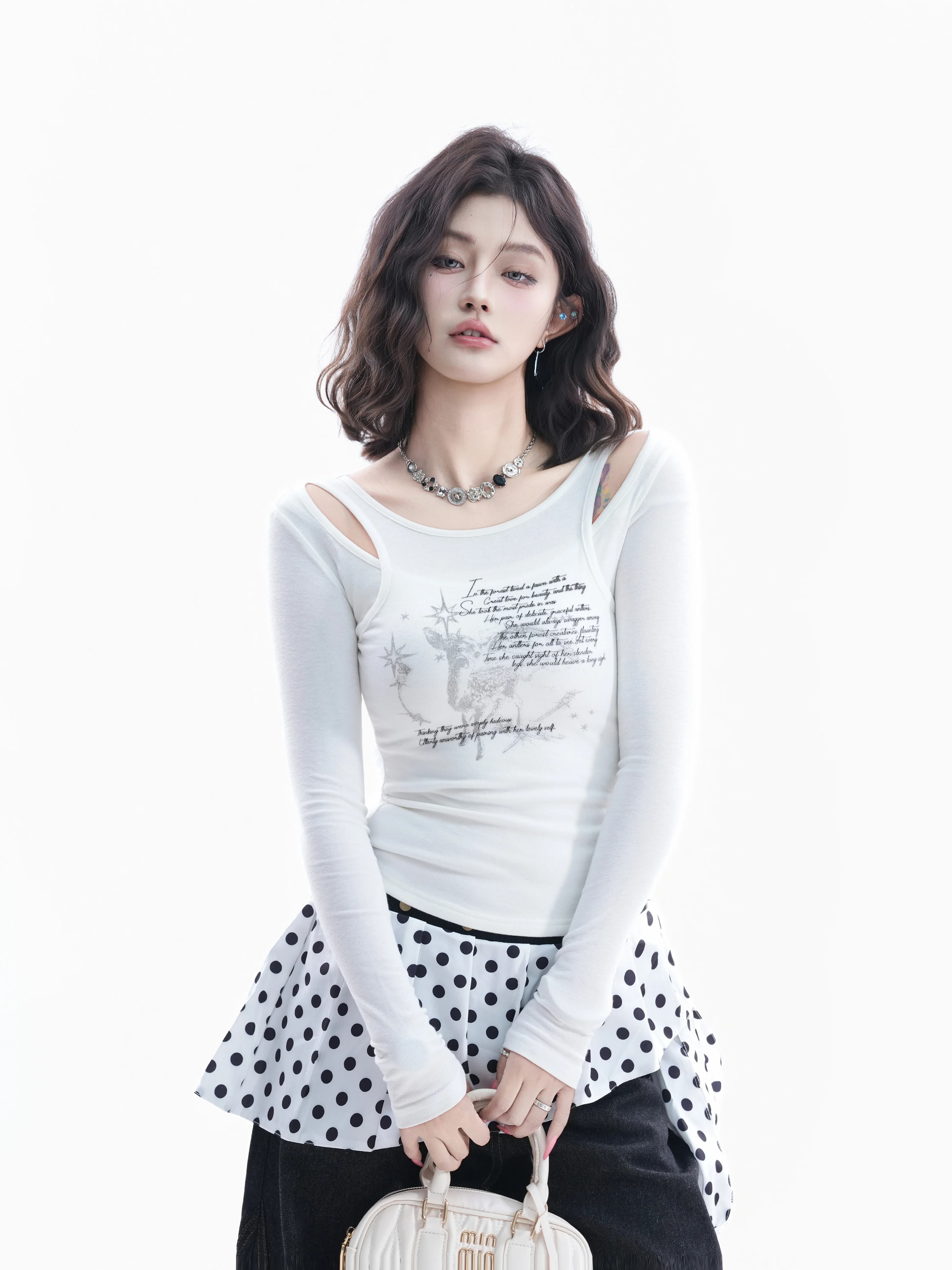 Retro American Deer Print Long Sleeve T-Shirt Women's Slim Fit Hollow Design Casual Style Cotton Blend Top for Ladies
Retro American Deer Print Long Sleeve T-Shirt Women's Slim Fit Hollow Design Casual Style Cotton Blend Top for Ladies