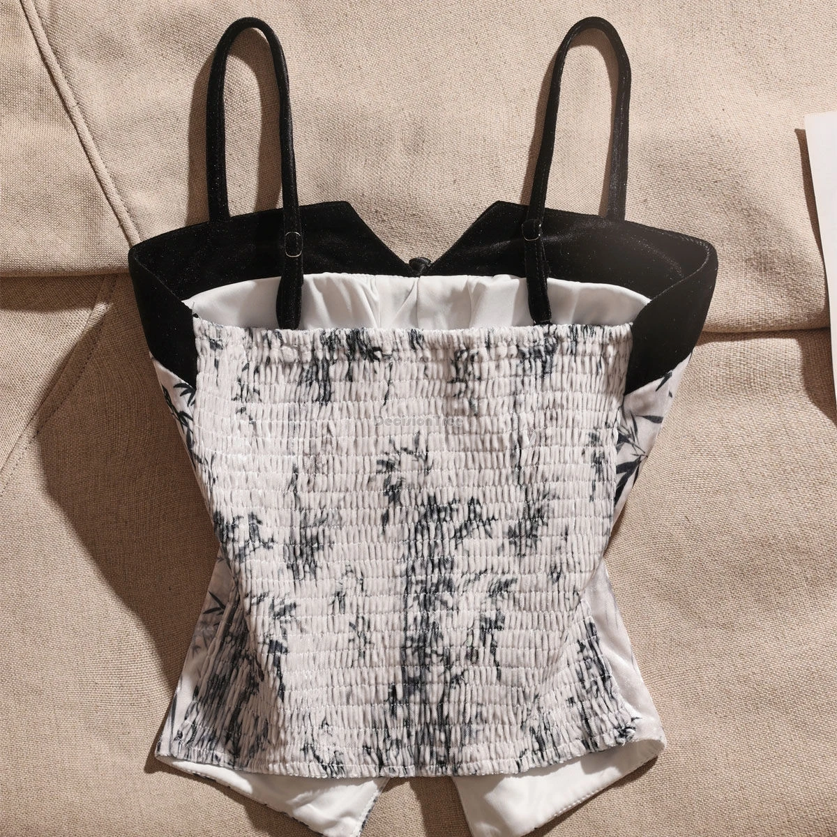 2024 chinese vintage retro style ink-ink print new sleeveless slimming vest top women improved fashion cheongsam button top w863
2024 chinese vintage retro style ink-ink print new sleeveless slimming vest top women improved fashion cheongsam button top w863
