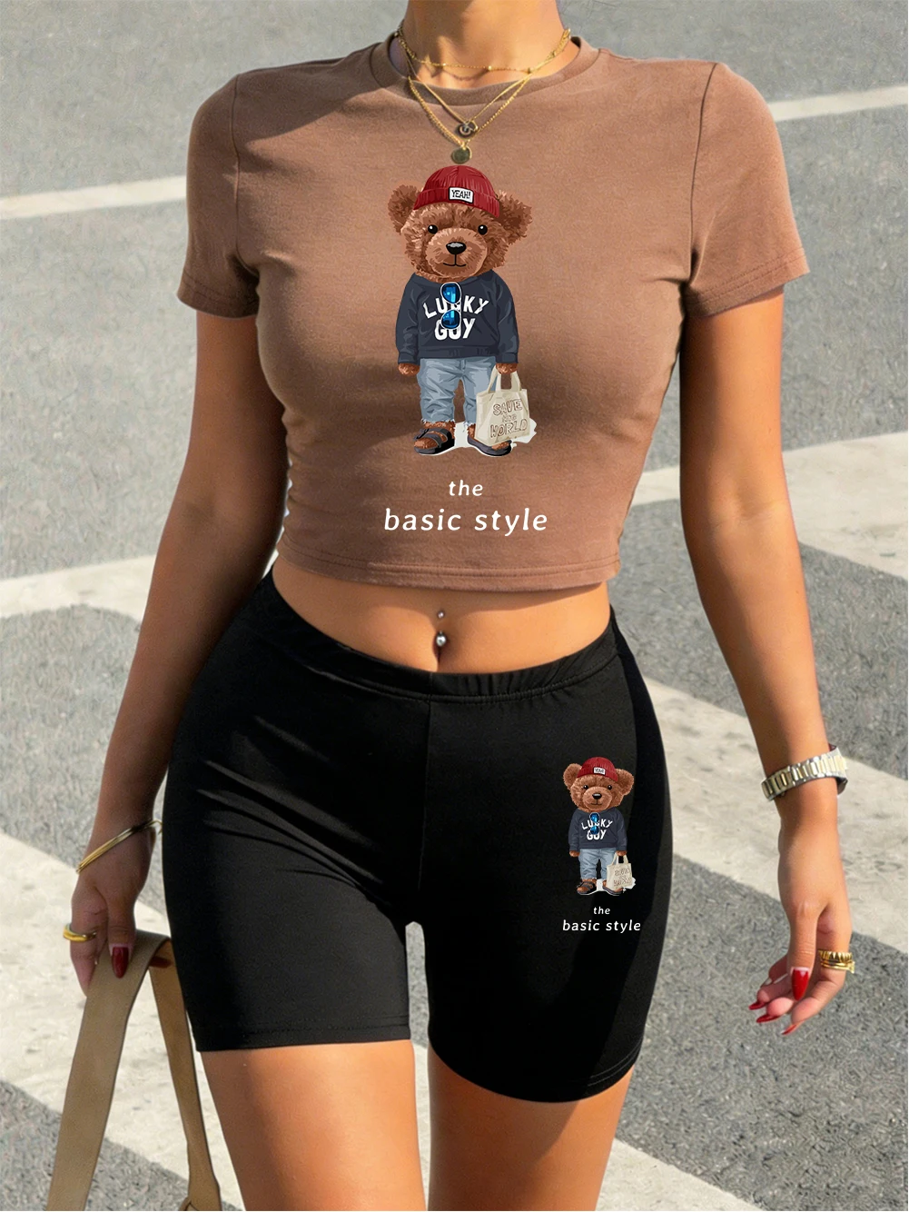 Летние комплекты одежды для женщин: топы и шорты с принтом милых медведей, облегающие, с круглым вырезом, из высокоэластичной мягкой ткани.
Летние комплекты одежды для женщин: топы и шорты с принтом милых медведей, облегающие, с круглым вырезом, из высокоэластичной мягкой ткани.