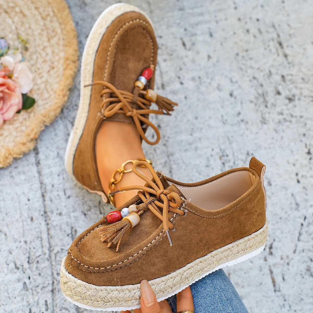 Женские кроссовки на мягкой подошве, противоскользящие туфли на плоской подошве, женская повседневная обувь нового стиля 2025 года, весенние удобные спортивные кроссовки больших размеров
Женские кроссовки на мягкой подошве, противоскользящие туфли на плоской подошве, женская повседневная обувь нового стиля 2025 года, весенние удобные спортивные кроссовки больших размеров